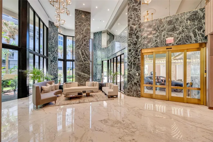 The Tiffany #102 image #33