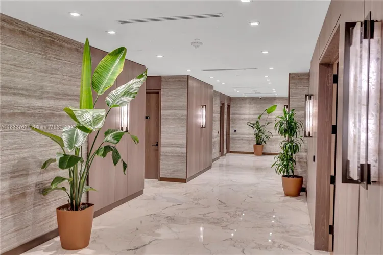 The Tiffany #102 image #35