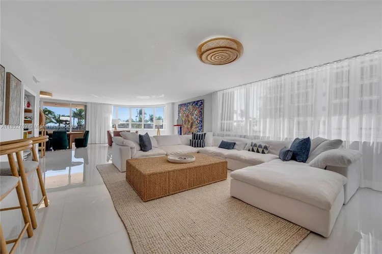 The Tiffany #102 image #9