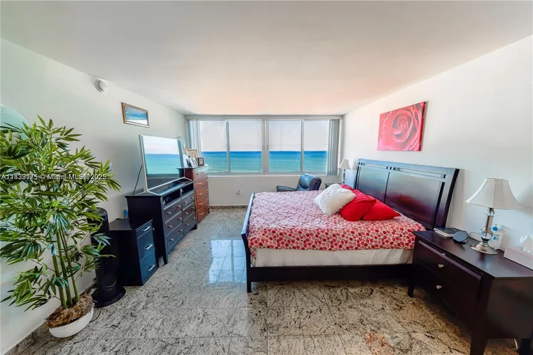 Burleigh House #1836 image #10