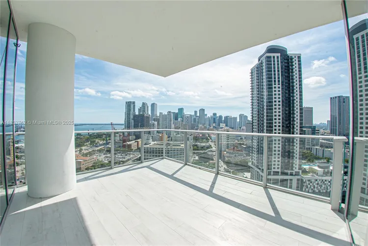 Paramount Miami Worldcenter #2211 image #13