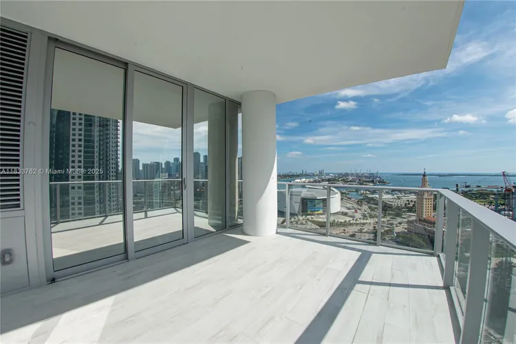 Paramount Miami Worldcenter #2211 image #14