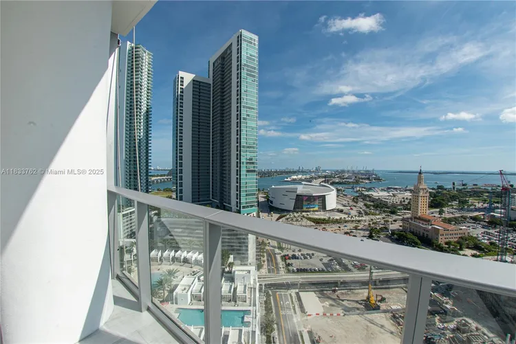 Paramount Miami Worldcenter #2211 image #15