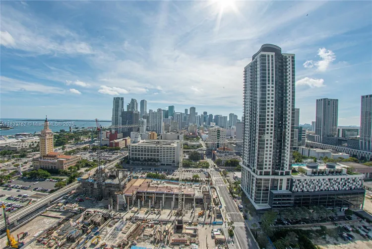 Paramount Miami Worldcenter #2211 image #18