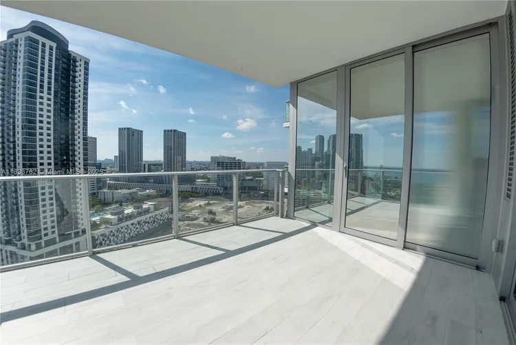 Paramount Miami Worldcenter #2211 image #20