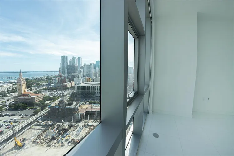 Paramount Miami Worldcenter #2211 image #41