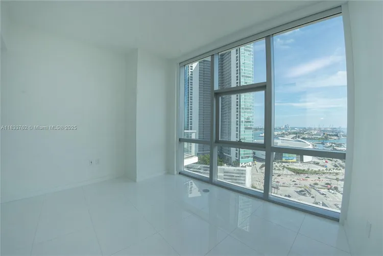 Paramount Miami Worldcenter #2211 image #44