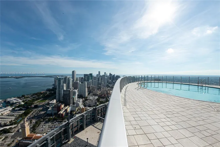 Paramount Miami Worldcenter #2211 image #50