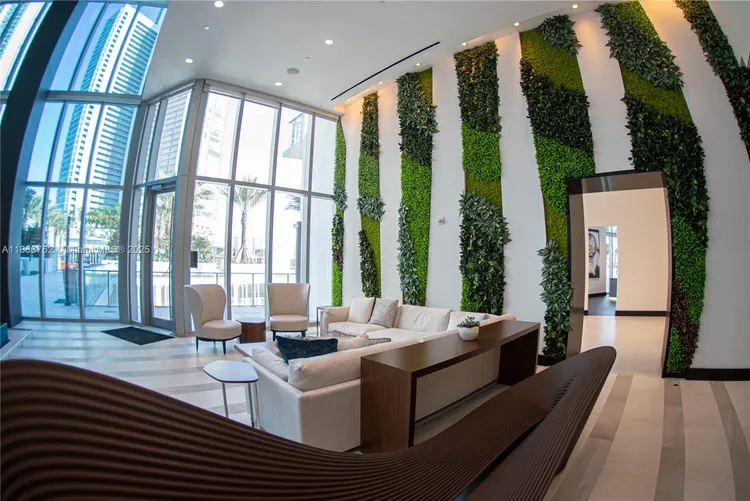 Paramount Miami Worldcenter #2211 image #54