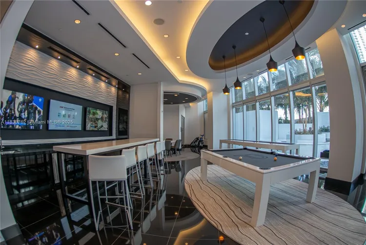 Paramount Miami Worldcenter #2211 image #56