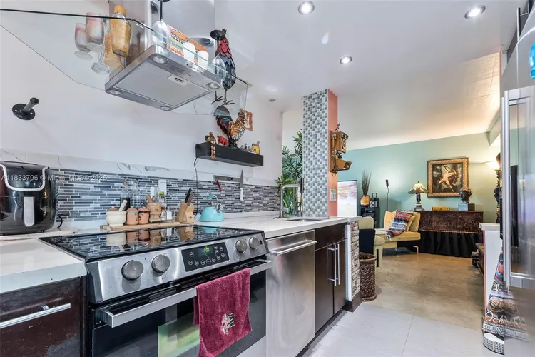 Bayshore Terrace #304 image #10