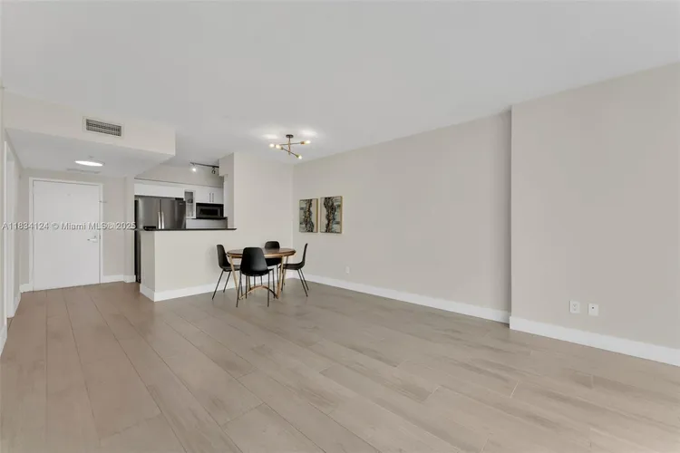 One Miami #2816 image #12