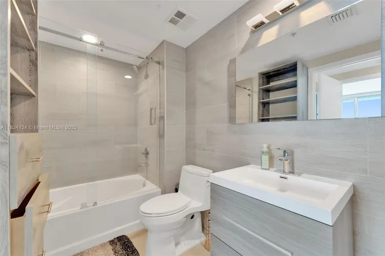 One Miami #2816 image #15