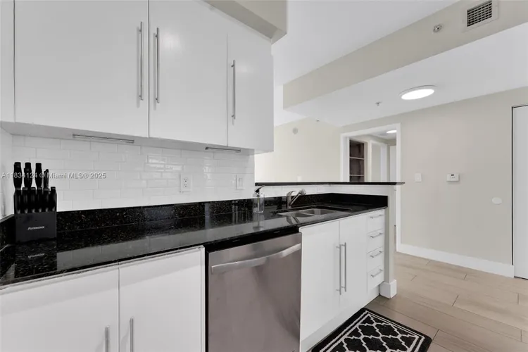 One Miami #2816 image #7