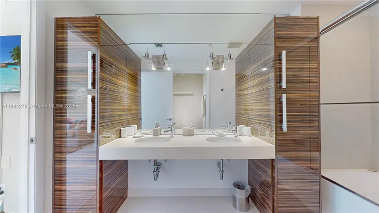 Paramount Bay #2801 image #14