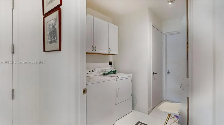 Paramount Bay #2801 image #21