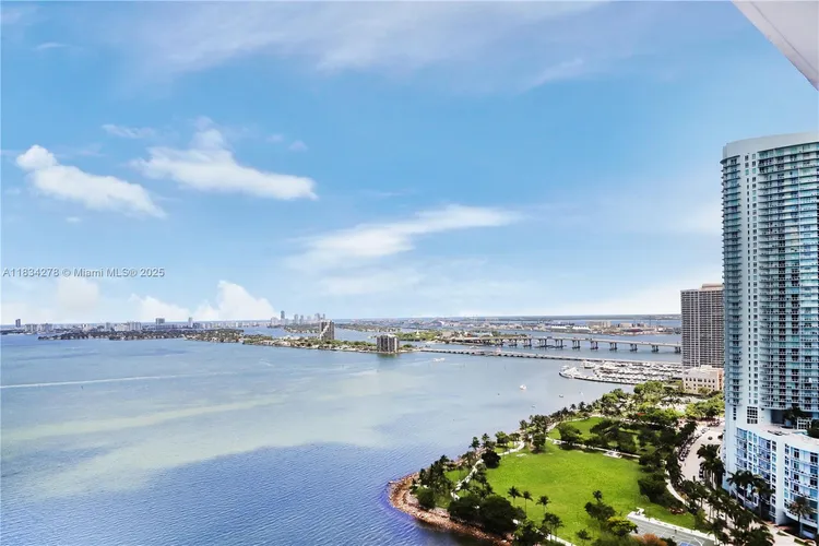 Paramount Bay #2801 image #25