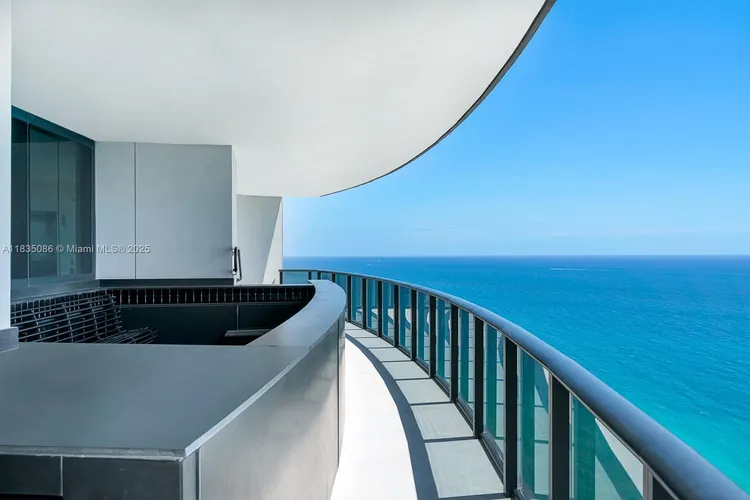 Porsche Design Tower #2801 image #12
