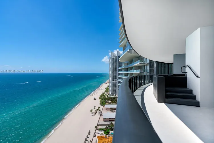 Porsche Design Tower #2801 image #13