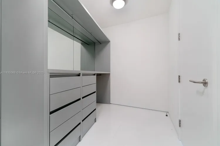 Porsche Design Tower #2801 image #8