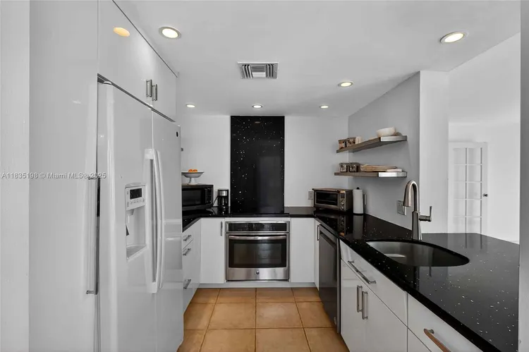 1600 South Bayshore Lane #3A image #16