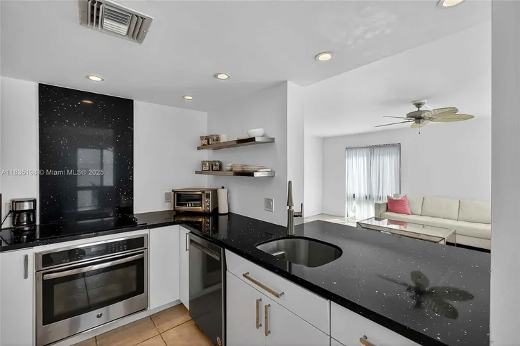 1600 South Bayshore Lane #3A image #9