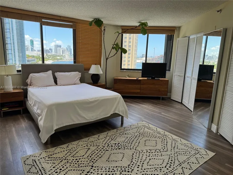 Brickell Key II #1414 image #11