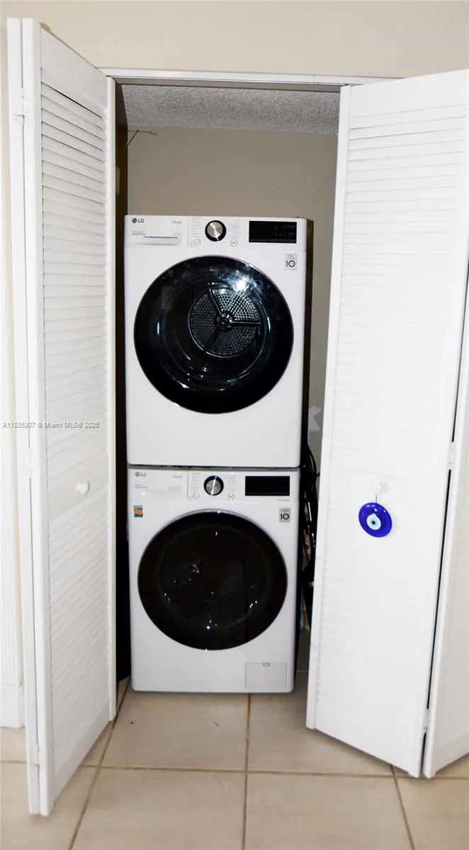 Brickell Key II #1414 image #15