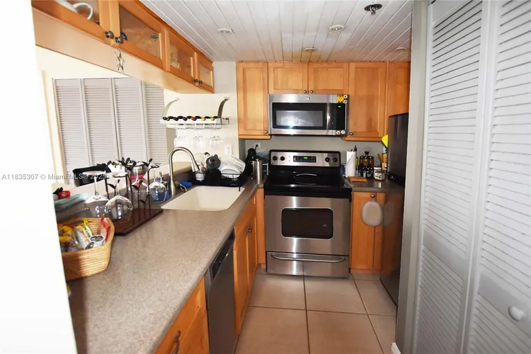 Brickell Key II #1414 image #8