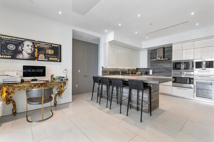 Chateau Beach Residences #2002 image #12