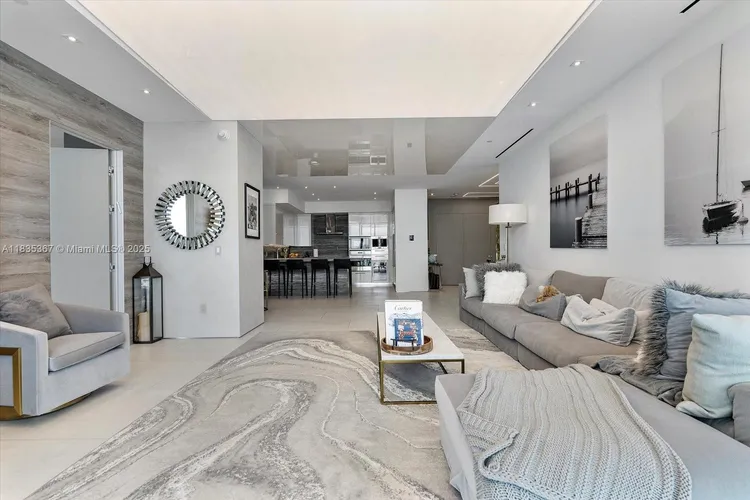 Chateau Beach Residences #2002 image #24