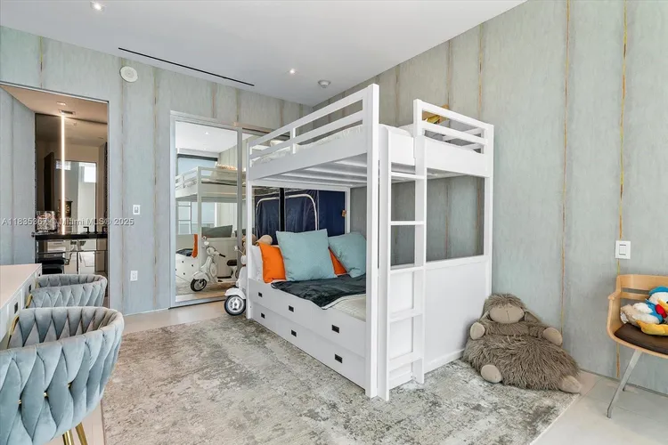 Chateau Beach Residences #2002 image #25