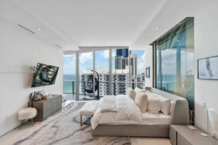 Chateau Beach Residences #2002 image #31