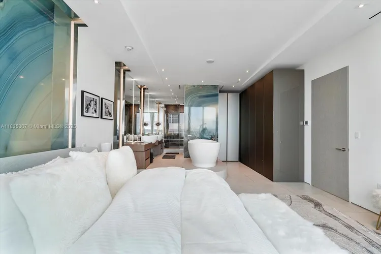 Chateau Beach Residences #2002 image #34