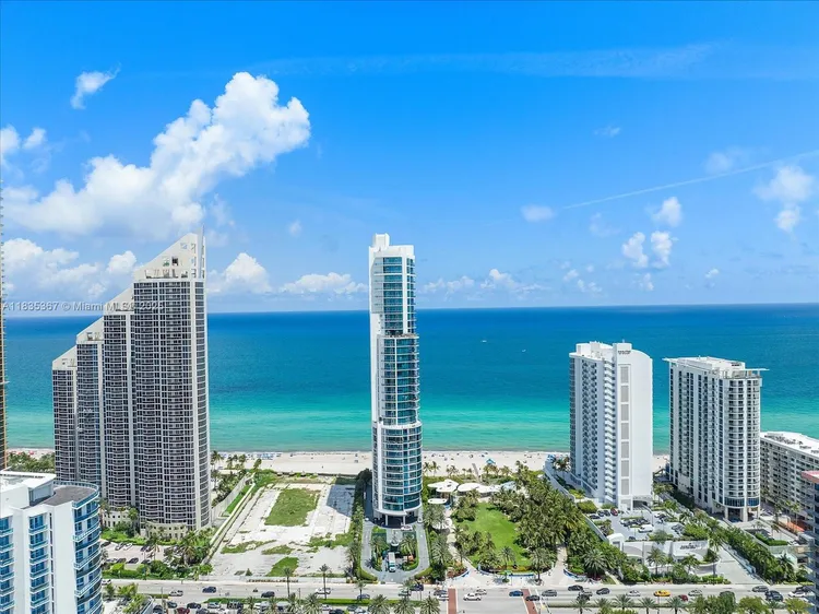 Chateau Beach Residences #2002 image #49