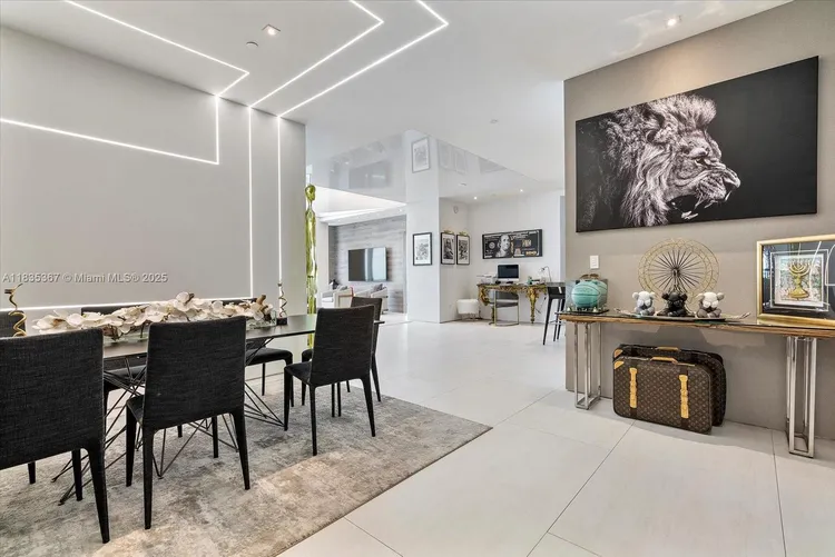 Chateau Beach Residences #2002 image #8