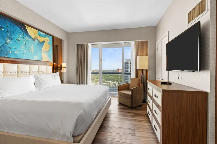 The Ocean Resort Residences (Conrad) #H1401 image #11