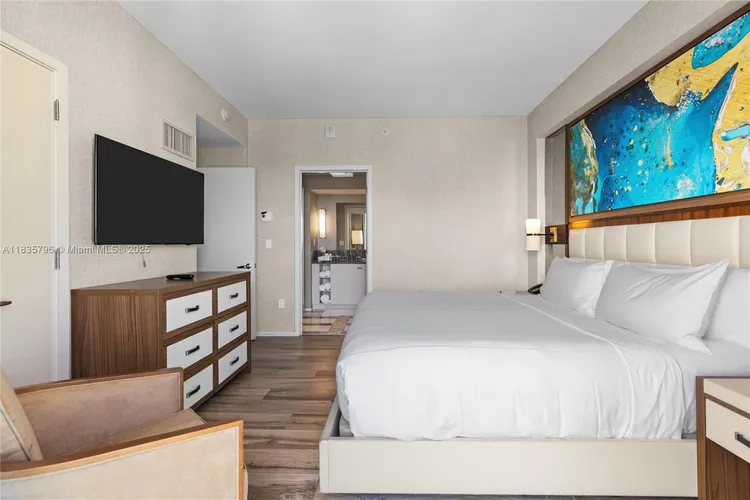 The Ocean Resort Residences (Conrad) #H1401 image #15