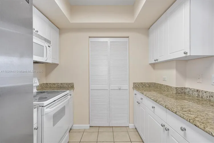 Turnberry on the Green #912 image #20