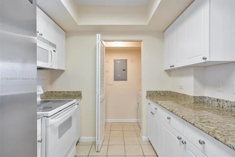 Turnberry on the Green #912 image #21