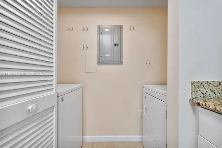 Turnberry on the Green #912 image #22