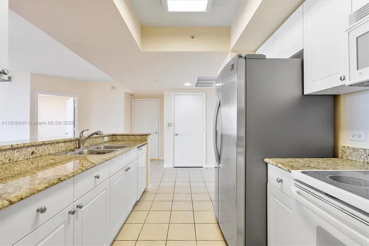 Turnberry on the Green #912 image #23