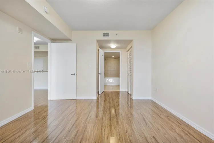 Turnberry on the Green #912 image #31