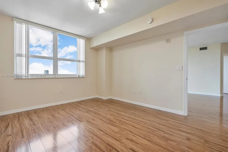 Turnberry on the Green #912 image #34