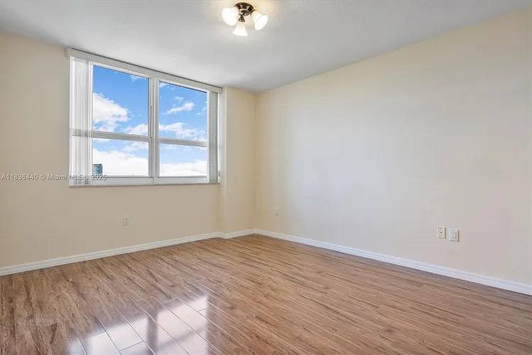 Turnberry on the Green #912 image #37