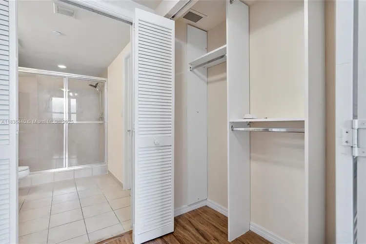 Turnberry on the Green #912 image #44