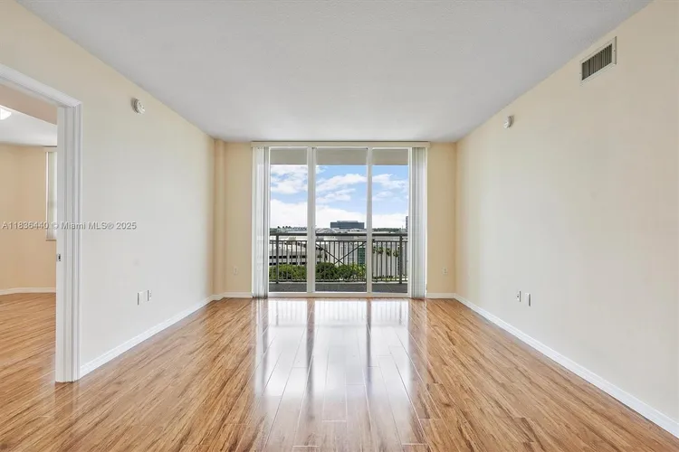 Turnberry on the Green #912 image #7