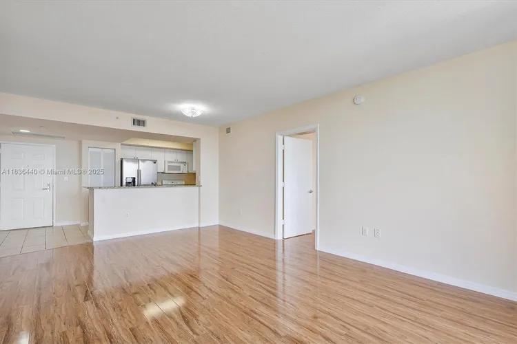 Turnberry on the Green #912 image #8