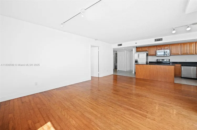 Isola #1915 image #14