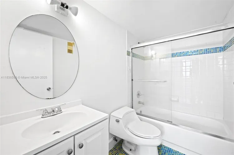 Isola #1915 image #19